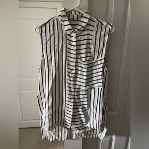 ⭐️2/30 | White and Black Striped Button Down Blouse | Size Medium (best guess)